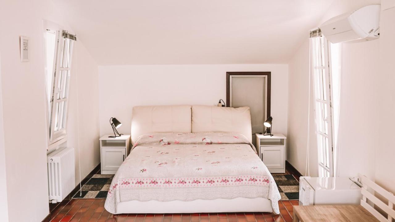 Casa Zoe Apartment เลซเซโน ภายนอก รูปภาพ