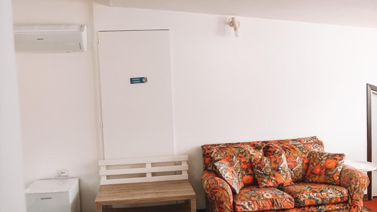 Casa Zoe Apartment เลซเซโน ภายนอก รูปภาพ